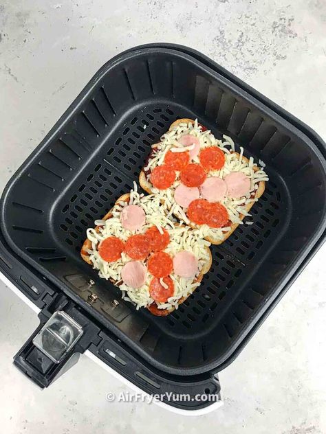 Recipes With Bread Slices, Toast Air Fryer, Ciabatta Pizza, Fried Toast, Cream Cheese Toast, Air Fryer Pizza, Pizza Toast, Bunny Bread, New Air Fryer Recipes