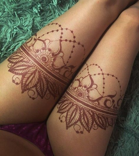 Henna Tattoo Designs Chest For Women, Mehandi On Thigh, Henna For Legs Design, Henna Designs On Leg, Henna Tattoo Designs Chest, Thigh Mehndi Design, Henna On Thigh, Thigh Henna Designs, Chandelier Tattoos For Women