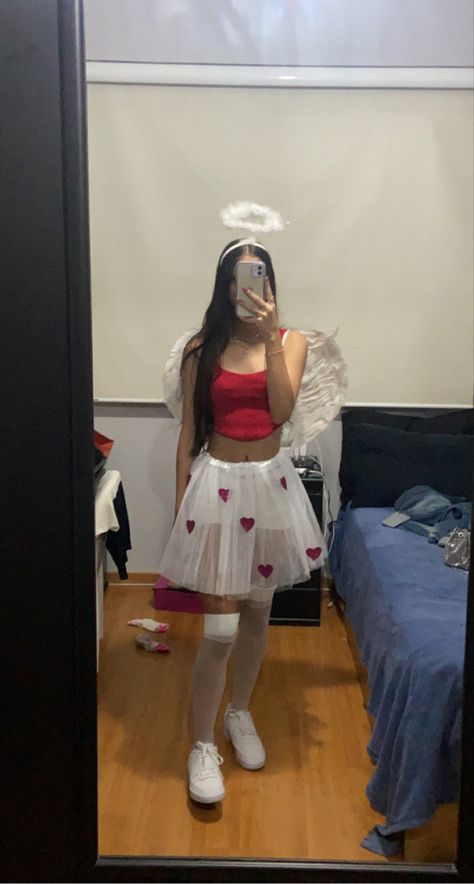 Fantasias Femininas Festa, Fantasia Halloween Facil, Cupid Costume Ideas, Cupid Halloween Costume, Disfarces Halloween, Food Halloween Costumes, Doctor Halloween, Halloween Duos, Cute Group Halloween Costumes