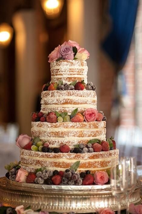 Really starting to like the look of these cakes without icing Icingless Wedding Cake, Icingless Cake, Wedding Cake No Icing, Wedding Cake Without Flowers, Cake Without Icing, Country Cake, Country Wedding Cakes, Cake Frosting Recipe, Naked Cakes