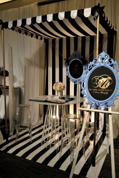 What a great booth idea for a craft fair. Using the same fabric from canopy to floor really helps the space stand out. Wedding Expo Booth, Wedding Show Booth, Convention Booth, Bridal Show Booths, Market Stall Display, Vendor Booth Display, Bar Deco, Stall Display, Stand Feria