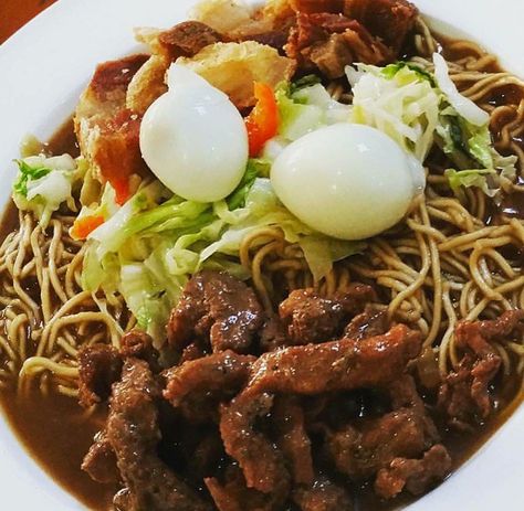 Pancit Cabagan ng Isabela Pancit Filipino, Pancit Palabok Recipe, Pancit Recipe, Fresh Egg Noodles, Pork Liver, Filipino Recipe, Fresh Egg, Pinoy Recipes, Filipino Cuisine