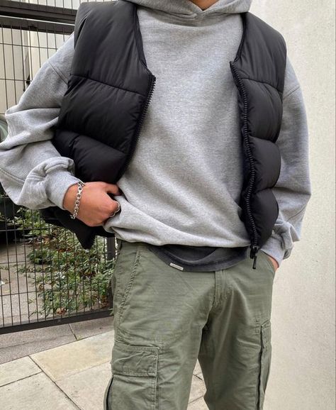 Vest Outfits Men, Vest Puffer, Guys Fits, Guy Fits, Fall Outfits Men, Street Fashion Men Streetwear, Street Style Outfits Men, Guys Clothing Styles, Green Cargo Pants