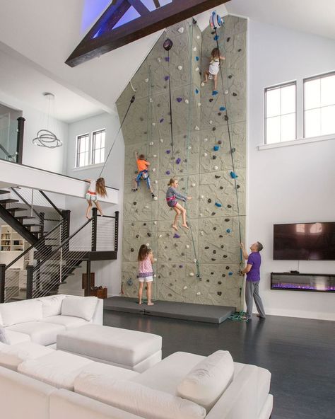 Home Climbing Wall, Indoor Climbing Wall, Bouldering Wall, Indoor Rock Climbing, Rock Climbing Wall, Climbing Wall, Cool Rooms, Rock Climbing, Dream Home Design