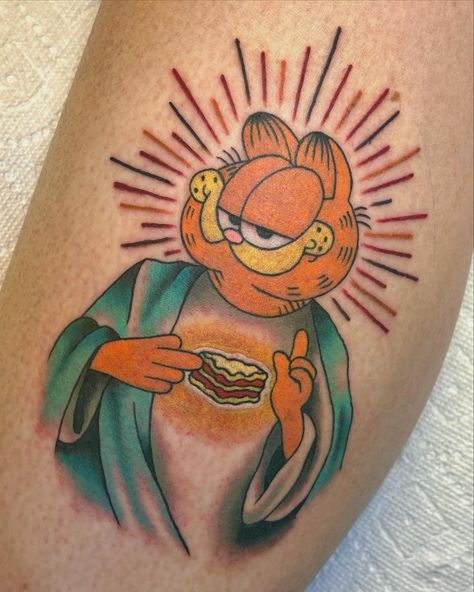 i don’t wanna sound dramatic or anything but this may just be the most iconic tattoo i have ever done. thank you so much amy for letting me do this one from my one-offs for you 😭💖 live love garfield AMEN!!! - - - - - #garfield #garfieldmemes #garfieldcat #funnytattoo #memetattoo #weirdtattoo #religioustattoos #tattooapprentice #iowatattooartist #omahatattoos Garfield Tattoo, Garfield Cat, Garfield And Odie, Religious Tattoos, Weird Tattoos, Tattoo Apprentice, Funny Tattoos, Cartoon Tattoos, Dream Tattoos