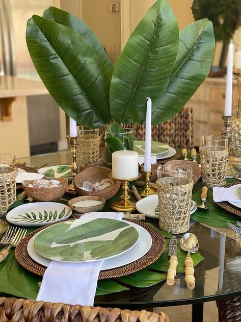 Carribean Table Setting, Bali Table Setting, Tropical Dinner Table, Filipino Centerpiece Table Settings, Raya Table Setting, Thai Table Setting, Hawaiian Tablescapes, Filipino Table Setting Ideas, Indian Tablescape