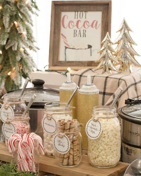 Hot Chocolate Bar For Fall, Wedding Hot Chocolate Station, Winter Onederland Hot Chocolate Bar, Hot Cocoa Christmas Bar, Hot Cocoa Bar Toppings, Pink Hot Chocolate Bar, Baby Shower Hot Cocoa Bar, Hot Cocoa Bar Ideas Coffee Stations, Hot Cocoa Bar Baby Shower Ideas