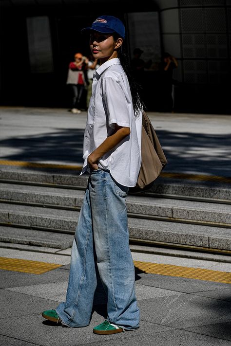 Korea Street Style, Modern Americana, Hijabi Fits, Simple Summer Outfits, Seoul Fashion Week, Seoul Fashion, Korean Brands, Aesthetic Look, Street Style Summer