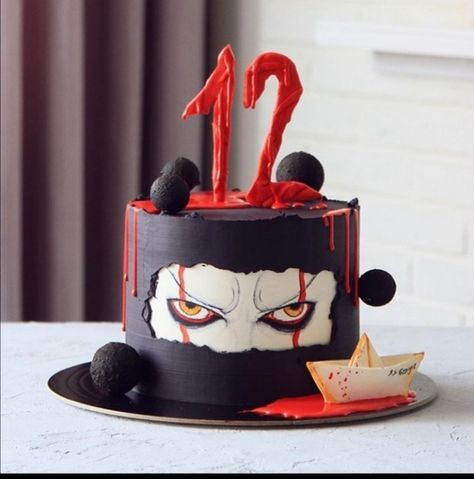 Scary Clown Cake, It Cake Pennywise, Pennywise Birthday Cake, Scary Cakes Horror, Horror Cakes Birthdays, Pennywise Cake, Halloween Cake Design, Horror Cake, Scary Cakes