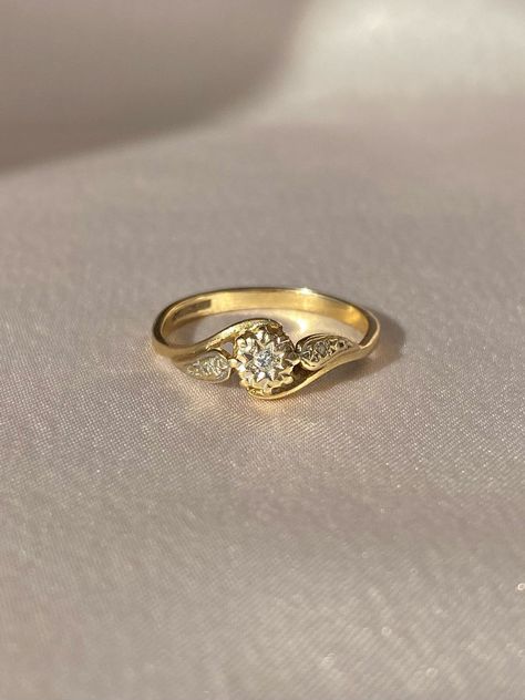 Swirl Diamond Ring, Cute Engagement Rings, Swirl Ring, Horn Pendant, Jewelry Lookbook, Wedding Rings Vintage, Jewelry Inspo, Favorite Rings, Dream Jewelry