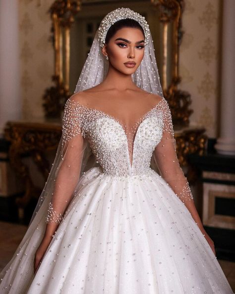 Gorgeous Wedding Dress Princesses, Queen Wedding Dress, Veil Dress, Pearl Wedding Dress, Classy Wedding Dress, Stylish Wedding Dresses, Royal Wedding Dress, Wedding Inspired, Fancy Wedding Dresses