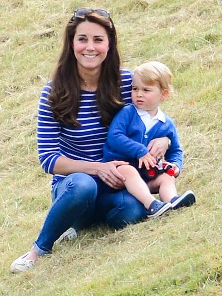 Prince George Watching Prince William Play Polo Prinz George, Princesa Charlotte, Princesse Kate Middleton, Cambridge Family, Prince George Alexander Louis, Princesa Kate Middleton, Post Baby Body, Royal Family England, Polo Match