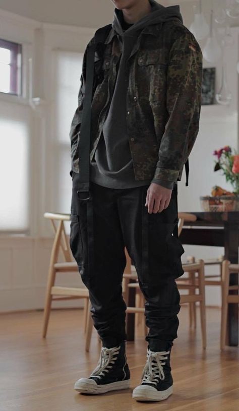 Streetwear Casual Male, Male Fashion Ideas Outfit, Dark Casual Outfits Male, Fashionable Male Outfits, Cool Male Clothes, Fashion Design Clothes Men, Male Outfits Casual Street Styles, Male Clothes Style, Male Outfit Styles