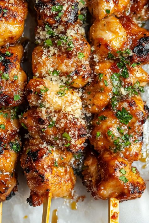 Garlic Parmesan Chicken Skewers Chicken Skweres Sides, Lemon Garlic Butter Chicken Spiedini, Garlic Parm Skewers, Air Fried Garlic Parm Chicken Skewers, Garlic Parm Chicken Bites, Healthy Chicken Bites Recipes, Chicken Parmesan Skewers, Garlic Parmesan Chicken Skewers Air Fryer, Baked Chicken Skewers Oven