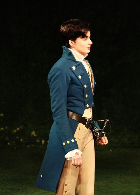 Anne Hathaway in the stage production of ‘Twelfth Night’ (2009, Delacorte Theatre). Shakespeare Costumes, Stage Production, Estilo Tomboy, Flying Ace, Twelfth Night, Theatre Costumes, Gender Envy, Costume Drama, Stage Costume