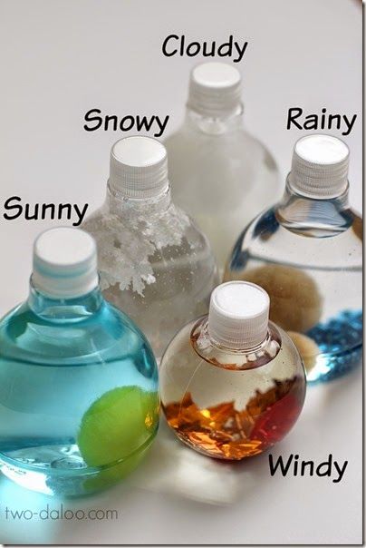 Weather Sensory Bottles - Such a fun way for Toddler, Preschool and Kindergarten age kids to explore weather! Weather Sensory Bottles, Weather Sensory, Preschool Weather, Maluchy Montessori, Discovery Bottles, Weather Theme, Kid Science, Toddler Sensory, Sensory Bottles