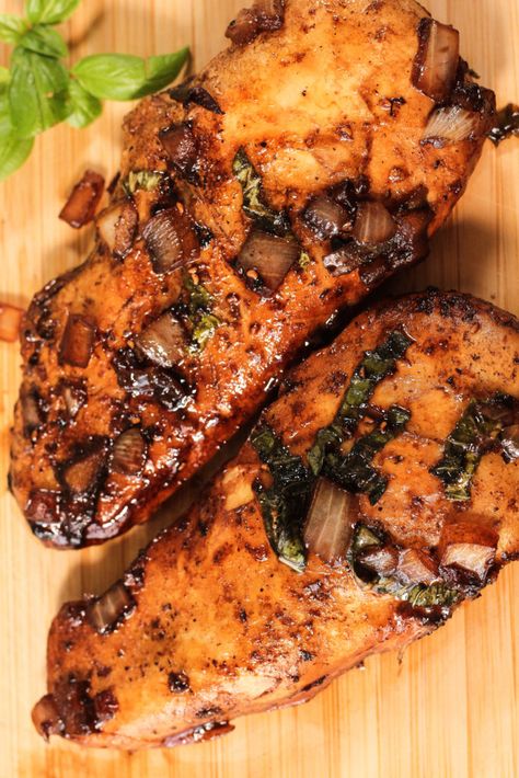 Raspberry Chicken, Balsamic Chicken Recipes, Balsamic Glazed Chicken, Chicken With Olives, Chicken Breast Seasoning, Balsamic Chicken, Glazed Chicken, Balsamic Glaze, Frozen Chicken