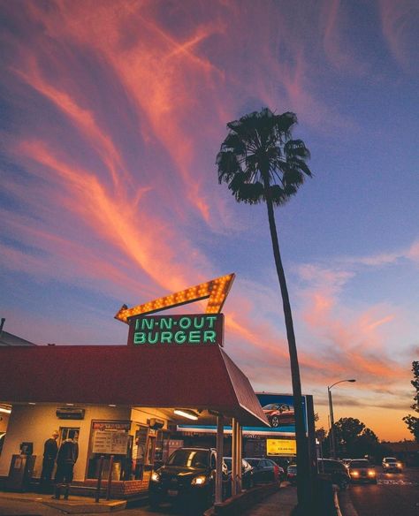 In-N-Out Burger Wallpapers Los Angeles California Photography, Los Angeles Aesthetic, California Aesthetic, Logo Instagram, In N Out, Los Angeles Travel, California Vibe, California Sunset, Photo Wall Collage