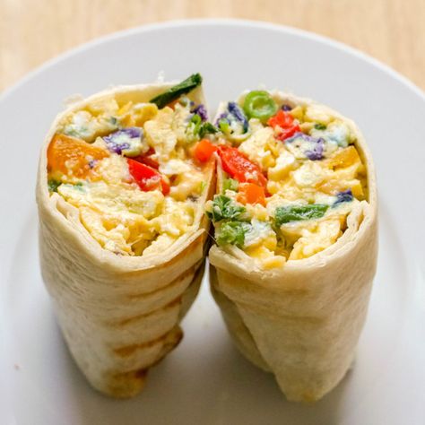 Simple Veggie Breakfast Burritos Worth Waking Up For - Workweek Lunch Freezer Breakfast Burritos, Easy Hummus Recipe, Breakfast Burritos Recipe, Veggie Breakfast, Breakfast Burrito, Freezer Breakfast, Breakfast Tacos, Breakfast On The Go, Vegetarian Breakfast