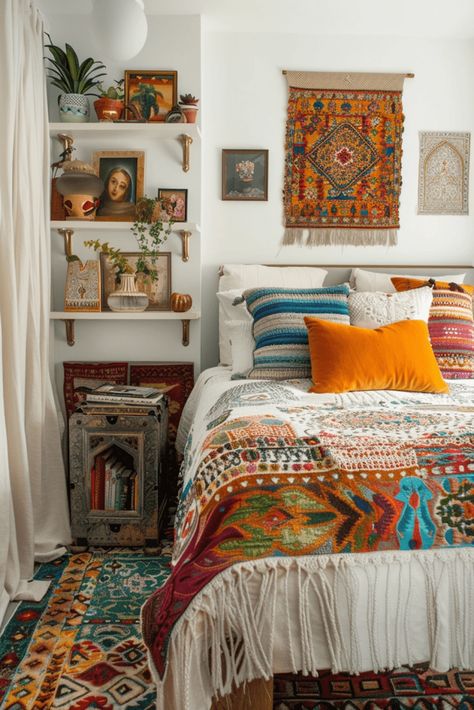 Boho Tiny House Interiors, Small Bohemian Bedroom, Boho Small Bedroom, Bright Boho Bedroom, Boho Room Aesthetic, Mexican Bedroom Ideas, Small Bedroom Style, Small Bedroom Decorating Ideas, Small Bedroom Hacks