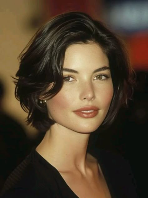 Women Short Hair Round Face, Dark Brown Hair Short Haircut, 90s Short Bob Round Face, Short Hair Women Round Face, Bob On Round Face, Short Hair Feminine, Short Bob Round Face, Short Hair For Oval Face, Short Feminine Haircut