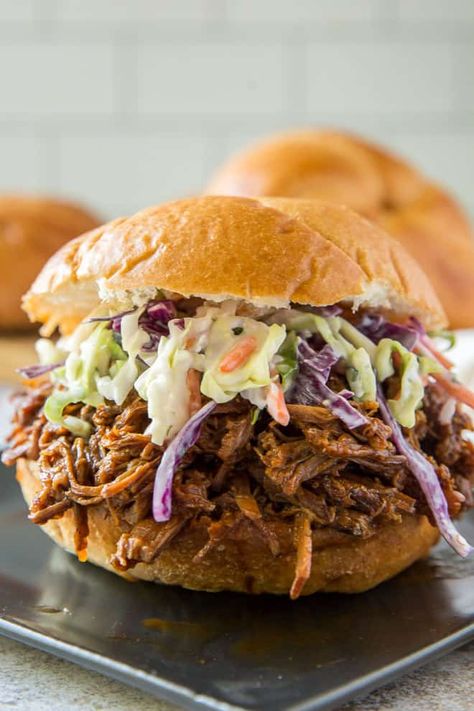 Easy Pulled Pork Recipe, Beer Pulled Pork, Easy Pulled Pork, Pulled Pork Sandwiches, Pork Sandwiches, Pulled Pork Recipe, Slow Cooker Pulled Pork, Bbq Beef, Pulled Pork Recipes