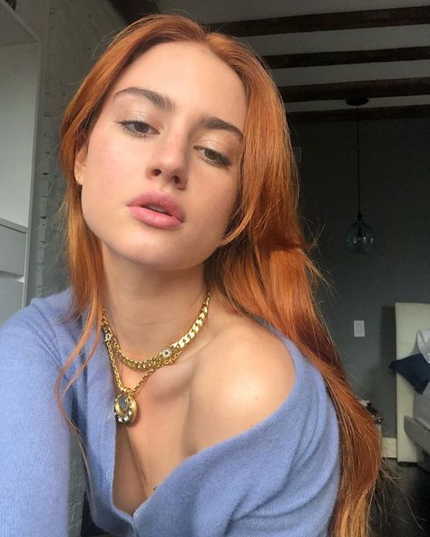 Grace Van Patten Bleached Eyebrows, Dark Eyebrows, Brown Eyebrows, Dark Brows, Fall Hair Color Trends, Fall Hair Cuts, Hot Hair Colors, Copper Hair Color, Strawberry Blonde Hair