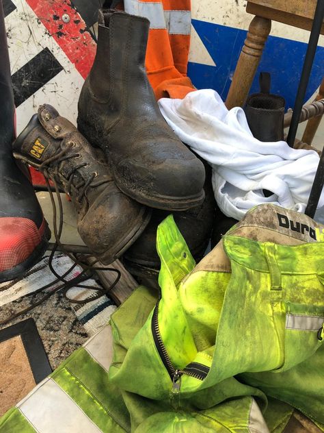 Construction Worker Aesthetic, Rig Engineering, Drilling Engineer, Worker Aesthetic, Smelly Socks, Coverall Men, Construction Gear, Gas Work, Hi Vis Workwear