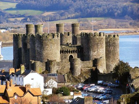 Conwy Castle, Wales, United Kingdom (source: wiki) Conway Castle, Welsh Castles, Castles In Wales, British Castles, Old Castle, Chateau Medieval, Castles In England, Famous Castles, Beautiful Castles