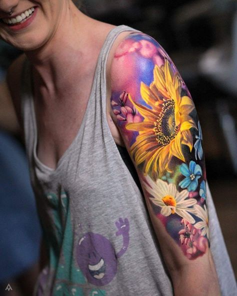 Bright Flower Tattoos, Cool Half Sleeve Tattoos, Bright Tattoos, Muster Tattoos, Tattoo Magazine, Floral Tattoo Sleeve, Geniale Tattoos, Flower Sleeve, Flower Tattoo Sleeve