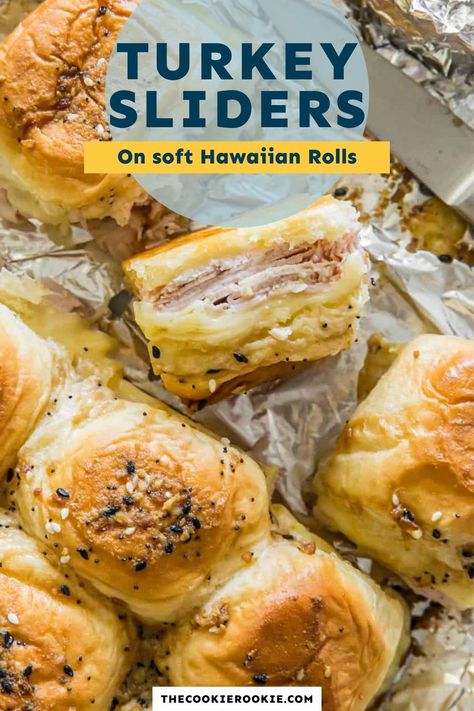 Turkey And Cheese Sliders, Sliders Recipes Turkey, Hawaiian Roll Sandwiches, Sliders Recipes Hawaiian Rolls, Roll Sliders, Hot Turkey Sandwiches, Easy Slider Recipes, Slider Recipe, Turkey Sandwiches Recipes