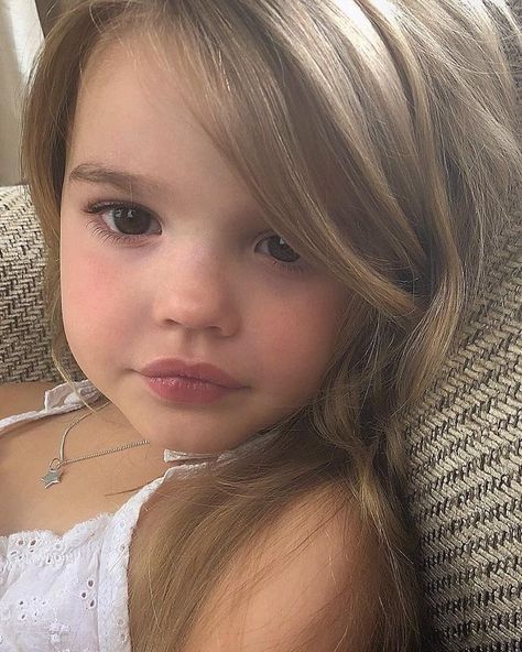 #child #girl #littlegirl Baby Models, Baby Family, Kids Pictures, Fashion Kids, Baby Fever, استوديو الصور, Baby Pictures, العناية بالشعر