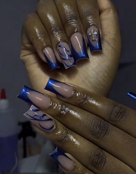 Saturno Nails Blue, Blue And Red Chrome Nails, Saturno Concert Nails, Hoco Nails Acrylic Blue, Matalic Nails Acrylic Blue, Royal Blue Chrome Nails Designs, Saturno Nail Ideas, Royal Blue Nail Inspo Acrylic, Chrome Blue Nails Designs