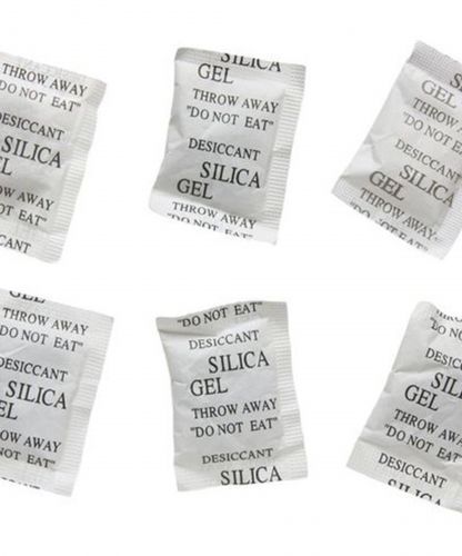 This silica gel hack could save your cell phone Silica Packets, Gel Pack, Iphone Hacks, Utila, Kool Aid, Silica Gel, Duct Tape, Household Hacks, Things To Know