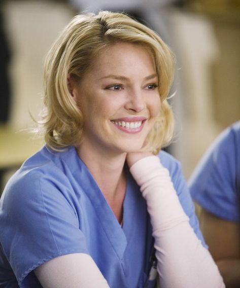 Izzie Stevens Will Reappear In Grey’s Anatomy In A Very Strange Way #refinery29 https://www.refinery29.com/en-us/2017/11/180256/katherine-heigl-izzie-stevens-greys-anatomy# Izzie Greys Anatomy, Greys Anatomy Izzie, Izzie Stevens, Greys Anatomy Characters, Derek Shepherd, Cristina Yang, Grey Anatomy Quotes, Katherine Heigl, Ted Talk