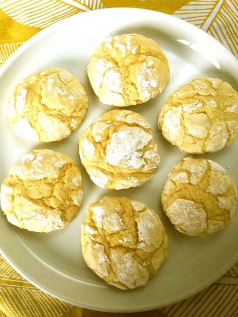 Crinkle Cookie Recipes, Lemon Crinkles, Crinkles Cookies, Cracked Cookies, Crackle Cookies, Recipes Using Cake Mix, Crinkle Cookies Recipe, Lemon Crinkle Cookies, Lemon Cookies Recipes