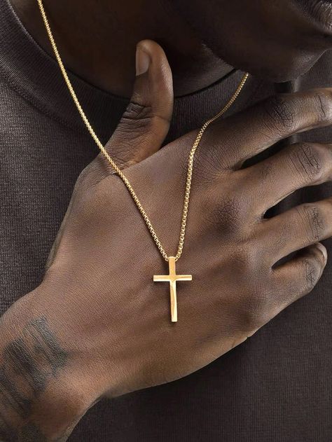 Necklaces For Men Gold, Men’s Gold Cross Necklace, Gold Cross Necklace Mens, Street Wear For Men, Hip Hop Style Men, Cross Necklace Men, Cross Necklace Gold, Moda Hip Hop, Stile Hip Hop