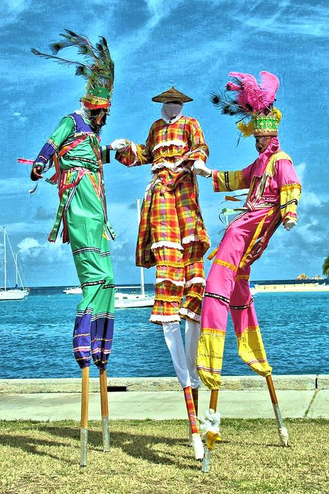 Moko Jumbie Art, Caribbean Culture West Indies, Carnival Carribean, African Celebrations, Caribbean Art West Indies, African Carnival, Caribbean Folklore, Moko Jumbie, Carnival Caribbean