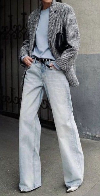 Work Street Style Summer, Fall Outfits 2023 Street Style, New Street Style 2023, La Office Style Work Outfits, 2023 Street Style Summer, Fall Winter 2022 2023 Street Style, Wearing Loafers Outfit, Source Unknown Clothing, Street Style Office Wear