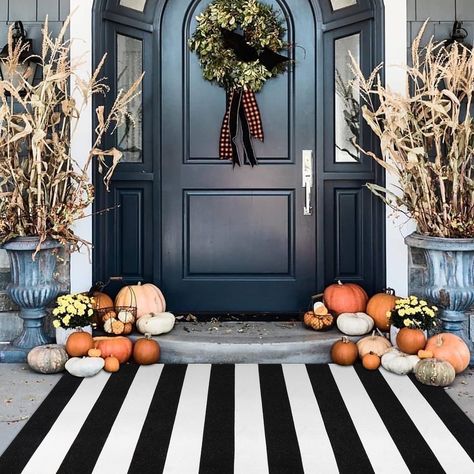 Fall Outdoor Rug, Black And White Outdoor Rug, Front Door Entryway, Halloween Front Doors, Halloween Front Porch Decor, Halloween Door Mat, Porch Rug, Halloween Porch Decorations, Halloween Front Porch