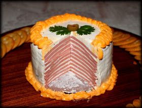 *~my house is cuter than yours~*: Bologna Cake Bologna Pie, Bologna Cake Recipe, Bologna Recipes Ideas, Baked Bologna, Old Fashioned Bologna Salad, How To Cook Ring Bologna, Bologna Cake, Ground Bologna Spread, Deep Dish Apple Pie