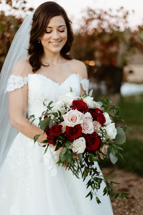 Red, Pink & Cream Wedding Floral Inspiration l Luxury Wedding Florist l Leading with deep reds, soft pinks and beautiful creams the landscape of the winery come to life on this fall evening. Discover Valentines wedding ideas, red wedding florals, pink & cream wedding themes, Folina Winery wedding decor, pink & red wedding bouquets, and Valentines tablescapes. Book Allium Floral Design to bring your dream wedding florals to life at alliumfloraldesign.com! Sweet Escimo Rose, Pink And Red Themed Wedding, Red And Pink Wedding Bouquet, Valentines Wedding Ideas, Pink And Red Wedding Theme, Red Wedding Florals, Winery Wedding Decor, Wedding Ideas Red, Cream Wedding Theme