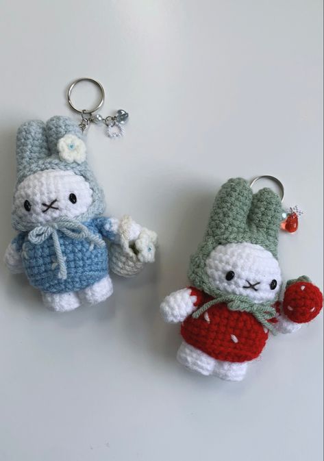 miffy crochet from @/bondinbuds on instagram Miffy Crochet, Crochet Fairy, Mode Crochet, Crochet Keychain Pattern, Crochet Design Pattern, Kawaii Crochet, Seni Origami, Crochet Fashion Patterns, Fun Crochet Projects