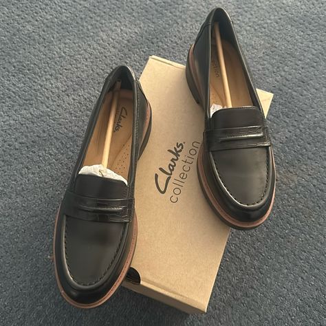 Clark’s Collection Leather Loafers - Westlynn Bay Color: Black Size: 8 Medium Clarks Shoes Women, Pink Ballet Flats, Moccasin Flats, Suede Clogs, Wedge Loafers, Black Leather Loafers, Leather Flat Shoes, Leather Espadrilles, Navy Leather