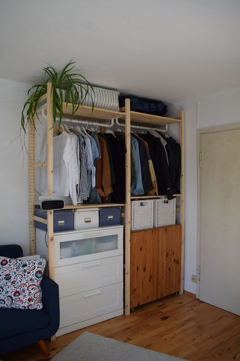 Metal clothes rack