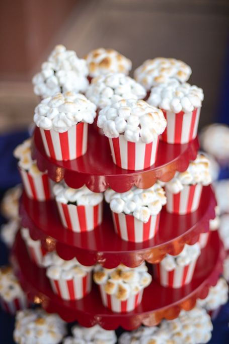 Oscars Viewing Party Recipes: Popcorn cupcakes #oscarsviewingparty #oscarsmenu #oscarsparty #oscarsrecipes Popcorn Container, Popcorn Cupcakes, Backyard Carnival, How To Make Popcorn, Camping Tricks, Carnival Ideas, Movie Birthday Party, Pool Hacks, Oscar Night