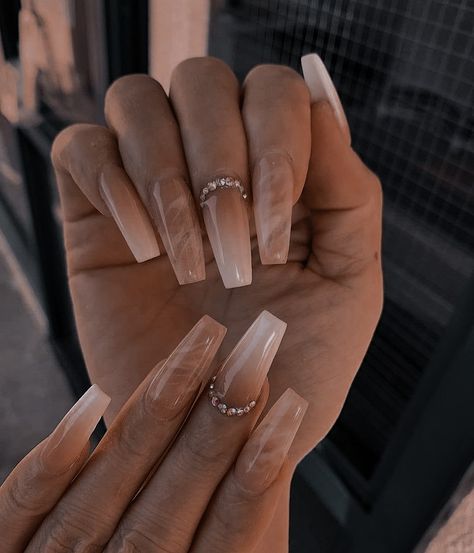 Ongles Beiges, Beige Nails Design, Short Coffin Nails Designs, Mickey Nails, Brown Acrylic Nails, Beige Nails, Blush Nails, Classy Acrylic Nails, Dark Paradise