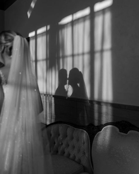 Black On Black Engagement Photos, Black White Wedding Photography, Black White Wedding Aesthetic, Black Wedding Photo Ideas, Wedding Black And White Photography, Black Tie Wedding Photos, Dark Wedding Photos, Black And White Wedding Aesthetic, Black Wedding Photos