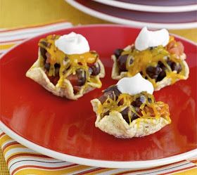 Nacho Cups, Tostitos Scoops, Baked Tortilla Chips, Nacho Chips, Sauce Pan, Party Recipes, Food Website, Mini Foods, Afternoon Snacks