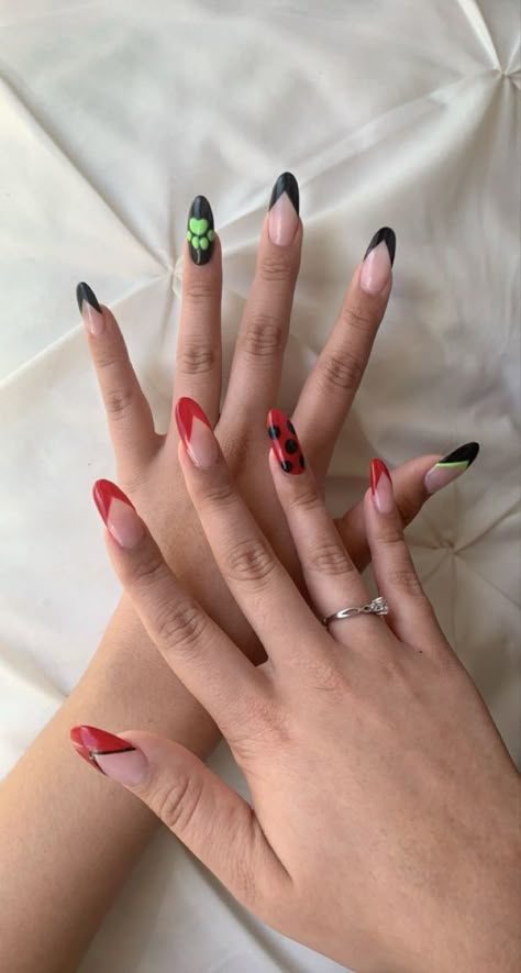 ladybug and catnior set Miraculous Nail Art, Chat Noir Nails, Ladybug And Cat Noir Nails, Miraculous Ladybug Nail Art, Miraculous Ladybug Nails, Ladybug Nail Art, Ladybug Nails, Cartoon Nails, Fake Nails Designs